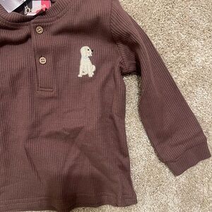 NWOT Kids Unisex Long Sleeve Waffle Henley with Dog Embroidery - Brown